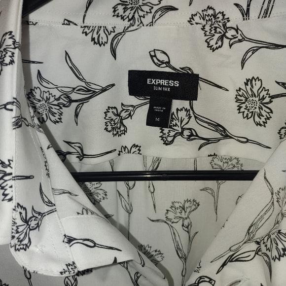 Express MEN'S NWOT White & Black Floral Slim Fit Button Down Dress Shirt - Picture 3 of 3